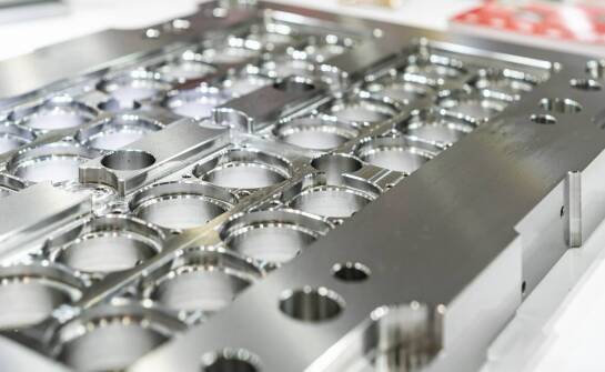 Jakie innowacje wprowadzono w procesie chromowania technicznego twardego?