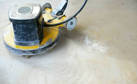 Szlifowanie posadzki a wymogi sanitarno-higieniczne – co warto wiedzieć?