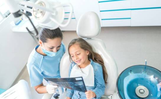 Rola stomatologii dziecięcej w zapobieganiu problemom z zębami