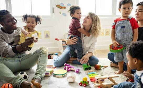 Jak zajęcia rytmiczno-słuchowe wpływają na rozwój muzyczny dzieci?