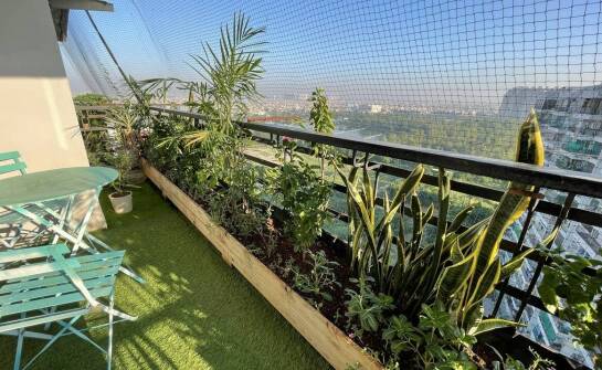 Jak wybrać idealny kwietnik na balkon, który ozdobi twoją ścianę?