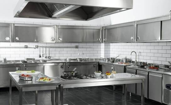 Przewaga technologii laserowej nad tradycyjnymi metodami obróbki w branży gastronomicznej we Wrocławiu