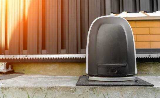 Zalety automatyzacji w kontekście użytkowania bram przesuwnych