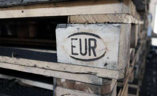 Europalety i ich rola w transporcie drogowym