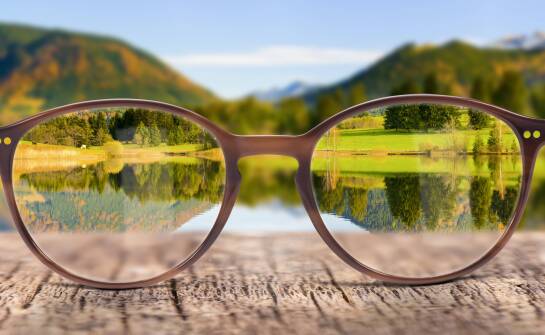 Jakie soczewki są stosowane w okularach dla osób z astygmatyzmem?