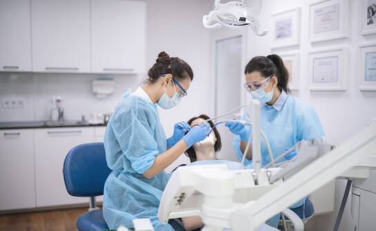 Jakie są najczęstsze pytania pacjentów dotyczące leczenia kanałowego?