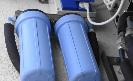 Jakie są najczęstsze problemy z wodą, które rozwiązują systemy uzdatniające?