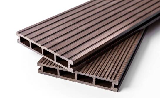 Czy deski kompozytowe na tarasie wymagają konserwacji?