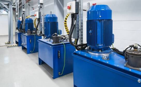 Dlaczego warto inwestować w nowoczesne agregaty hydrauliczne?