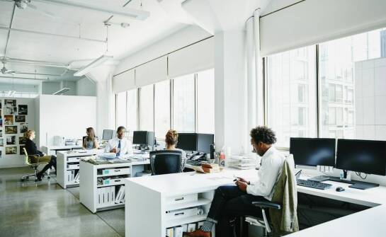 Jakie formalności należy spełnić, aby legalnie pracować za granicą z pomocą biura pośrednictwa pracy?