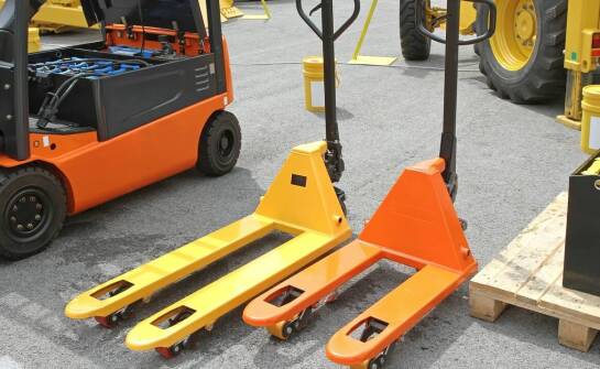 Poradnik wyboru wózka paletowego dla małych i średnich przedsiębiorstw