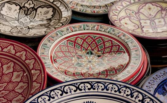 Różnorodność kształtów i kolorów w ofercie ceramiki Bolesławiec