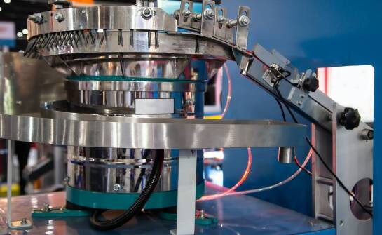 Wybór odpowiednich podajników wibracyjnych dla różnych branż przemysłowych