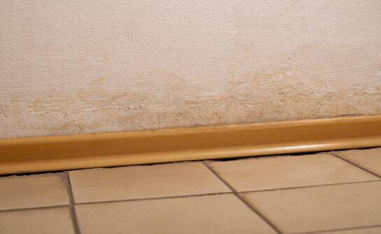 Osuszanie po zalaniu – kluczowe kroki dla ochrony budynku