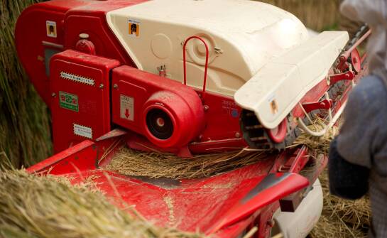 Ekologiczne korzyści z zastosowania brykieciarek do słomy w przemyśle