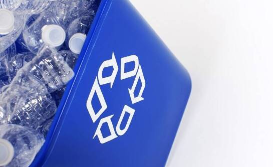 Skup pojemników plastikowych a przepisy unijne dotyczące recyklingu