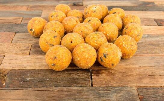 Kulki proteinowe na ryby – jak przechowywać, aby zachować świeżość?