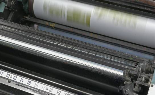 Wpływ uszlachetniania na efekt końcowy druku offsetowego – przykłady zastosowań