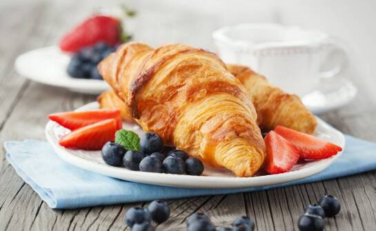 Owoce na event firmowy — naturalny i elegancki poczęstunek, który zrobi wrażenie