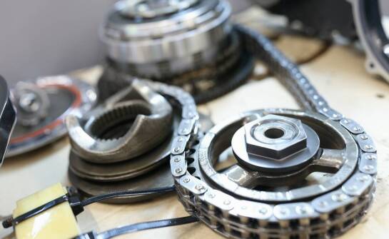 Rola kół łańcuchowych w optymalizacji pracy maszyn przemysłowych