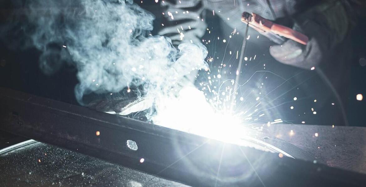 Najnowsze trendy w osprzęcie spawalniczym: innowacje i technologie