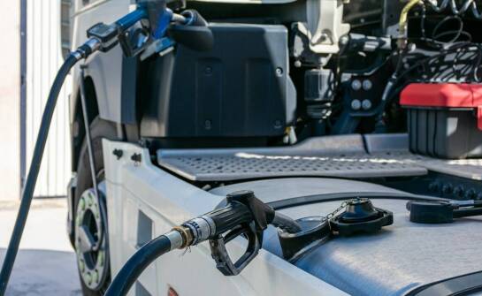 Jakie są kluczowe zalety korzystania z olejów napędowych z certyfikatem jakości?