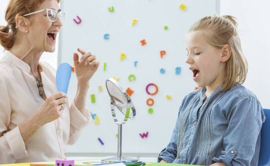 Jak neurologopeda wspiera rozwój komunikacji u dzieci z zaburzeniami rozwojowymi?