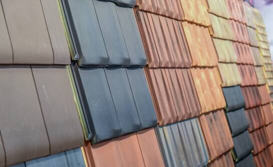 Jakie materiały pokryciowe oferujemy dla obiektów komercyjnych?