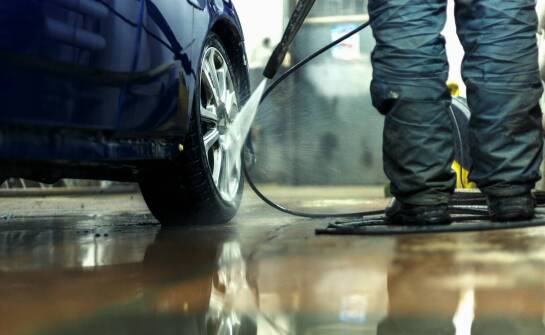 Czyszczenie sprzętu ogrodniczego myjkami ciśnieniowymi – skuteczne metody