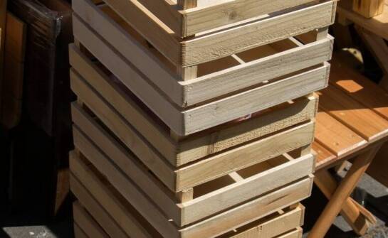 Skrzynki drewniane w przechowywaniu domowym – praktyczne zastosowania