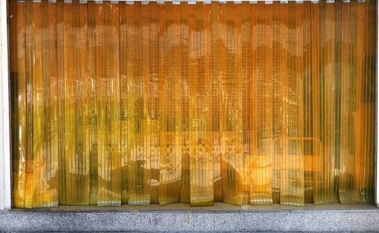 Jak kurtyny przeciwpożarowe okienne wpływają na estetykę wnętrz?