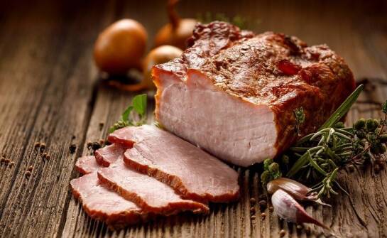 Jakie są zalety wyboru wędlin z certyfikatem jakości?