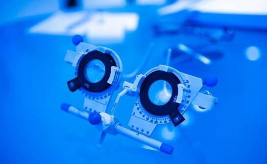 Okulary progresywne a korekcja wzroku w różnych warunkach oświetleniowych