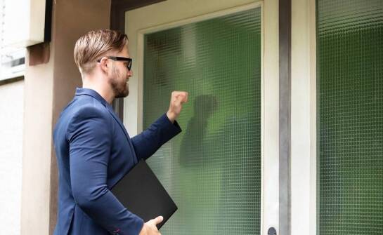 Jakie są obowiązki komornika podczas egzekucji z ruchomości w Kobierzycach?