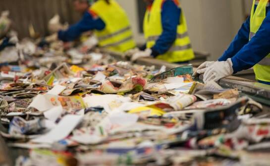 Jak odbiór odpadów drewnianych kod 030105 wpływa na efektywność recyklingu?