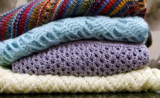 Jakie cechy wyróżniają wysokiej jakości swetry i tuniki?