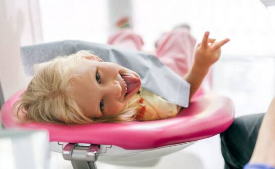 Znaczenie regularnych kontroli stomatologicznych dla zębów stałych