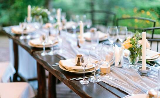 Jak dom weselny zapewnia kompleksową obsługę gastronomiczną wydarzeń?