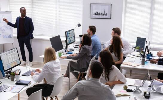 Jak wdrożenie usług BHP i PPOŻ wpływa na kulturę bezpieczeństwa w firmie?