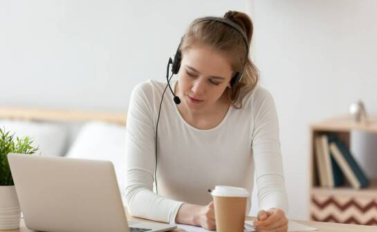 Jak usługi tłumaczeniowe przyczyniają się do sukcesu konferencji?