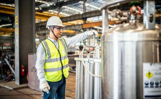 Serwis sprężarek a minimalizacja przestojów produkcyjnych