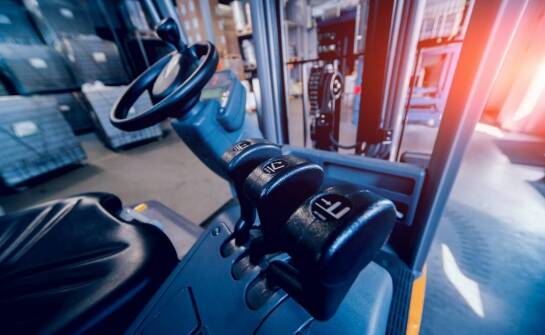 Innowacyjne rozwiązania oświetleniowe dla starszych modeli wózków widłowych