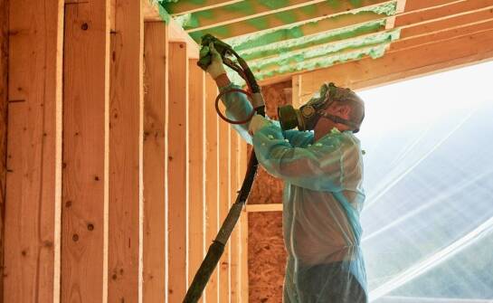 Efektywność energetyczna ocieplania budynków pianką poliuretanową