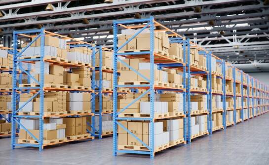 Regały paletowe - jakie czynniki wpływają na ich wybór w magazynach?