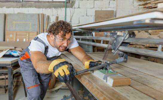 Znaczenie regularnej konserwacji bram przemysłowych dla ich trwałości