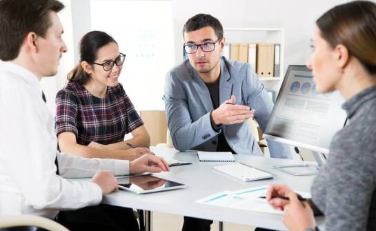 Automatyzacja procesów dzięki integracji kart pracy sprzętu z systemami IT