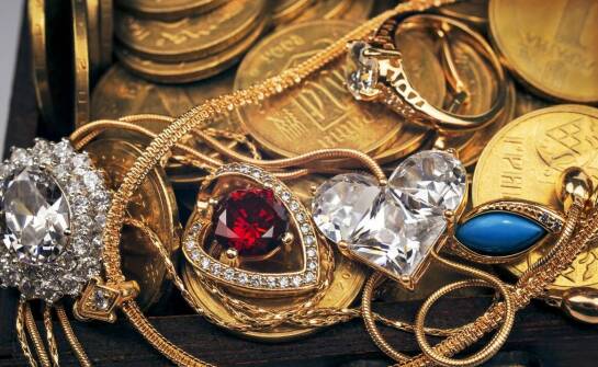 Skup biżuterii antycznej: jak przygotować swoje srebrne i złote przedmioty do sprzedaży?