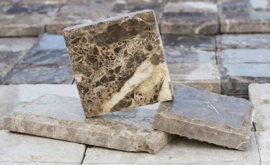 Jakie wykończenia są dostępne dla blatów kamiennych – przewodnik dla klientów