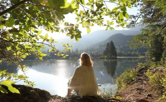 Jak kuchnia ajurwedyjska może wspierać zdrowe starzenie się organizmu