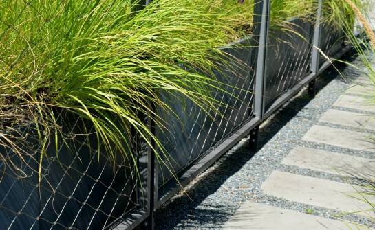 Jak donice z betonu mogą pomóc w ochronie roślin przed warunkami atmosferycznymi?